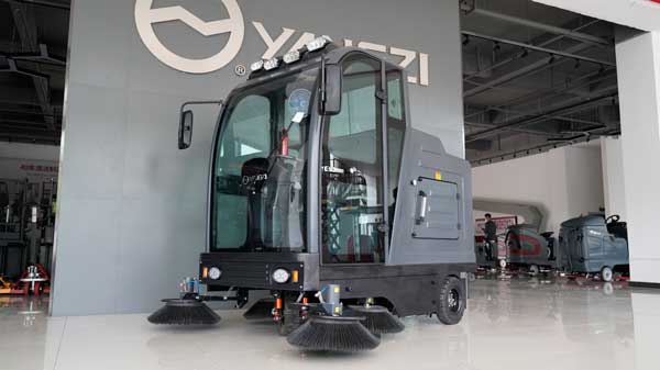 清掃環(huán)衛(wèi)車需要日常維護(hù)嗎？有什么作用